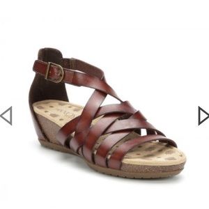 Axxiom Sandals 9M